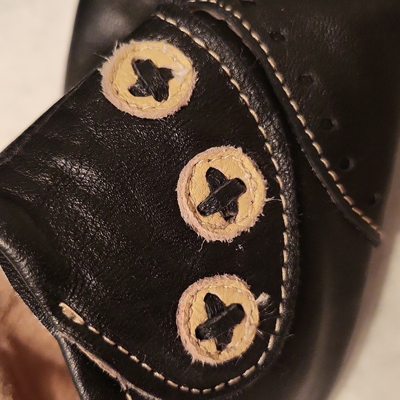 Livie & Luca black leather velcro closure baby shoes - Picture 7 of 7